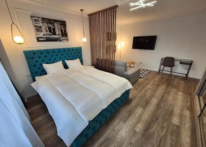 Cozy Sunset Near Calea Victoriei