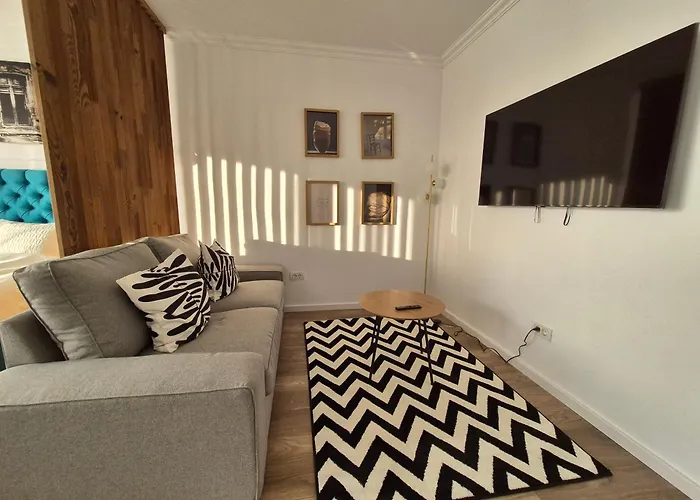 Cozy Sunset Near Calea Victoriei Bucureşti